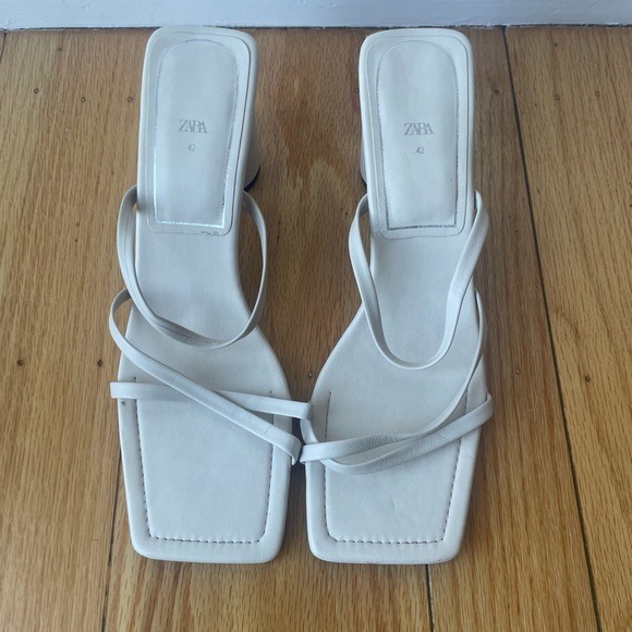 Zara cream block heel. Size 42. Great condition. - Picture 2 of 5